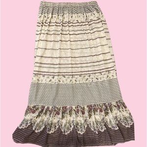 1970s Vintage Dainty Floral Cottagecore Midi Skirt XS S M